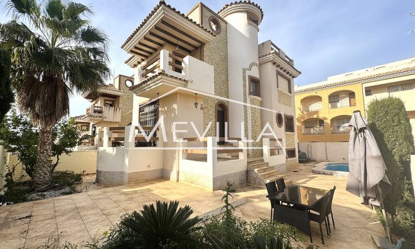 Villa - Resales - Orihuela Costa - Villamartin