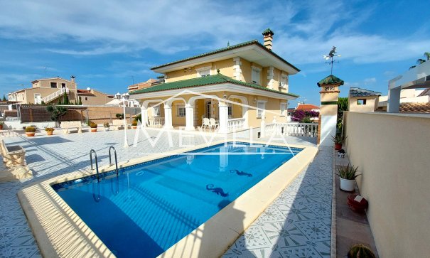 Villa - Salg (Resales) - Torrevieja - LB1196