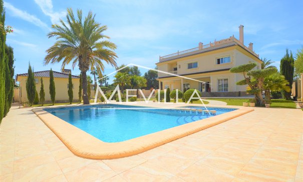 Villa - Wederverkoop - Orihuela Costa - CR115