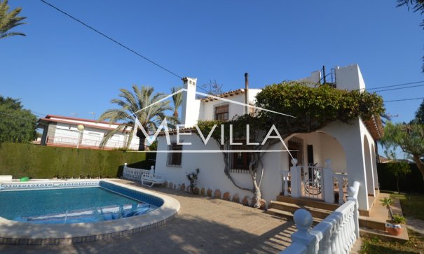 Villa - Wederverkoop - Orihuela Costa - CR780