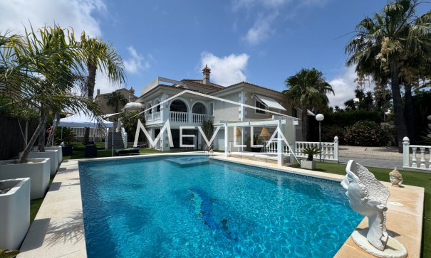 Villa - Wederverkoop - Orihuela - Orihuela