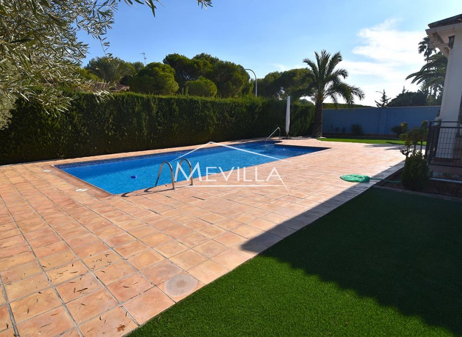 Wederverkoop - Villa - Orihuela Costa - Campoamor