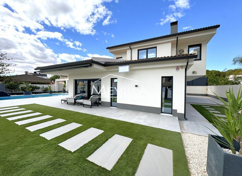 Wederverkoop - Villa - Orihuela Costa - Campoamor