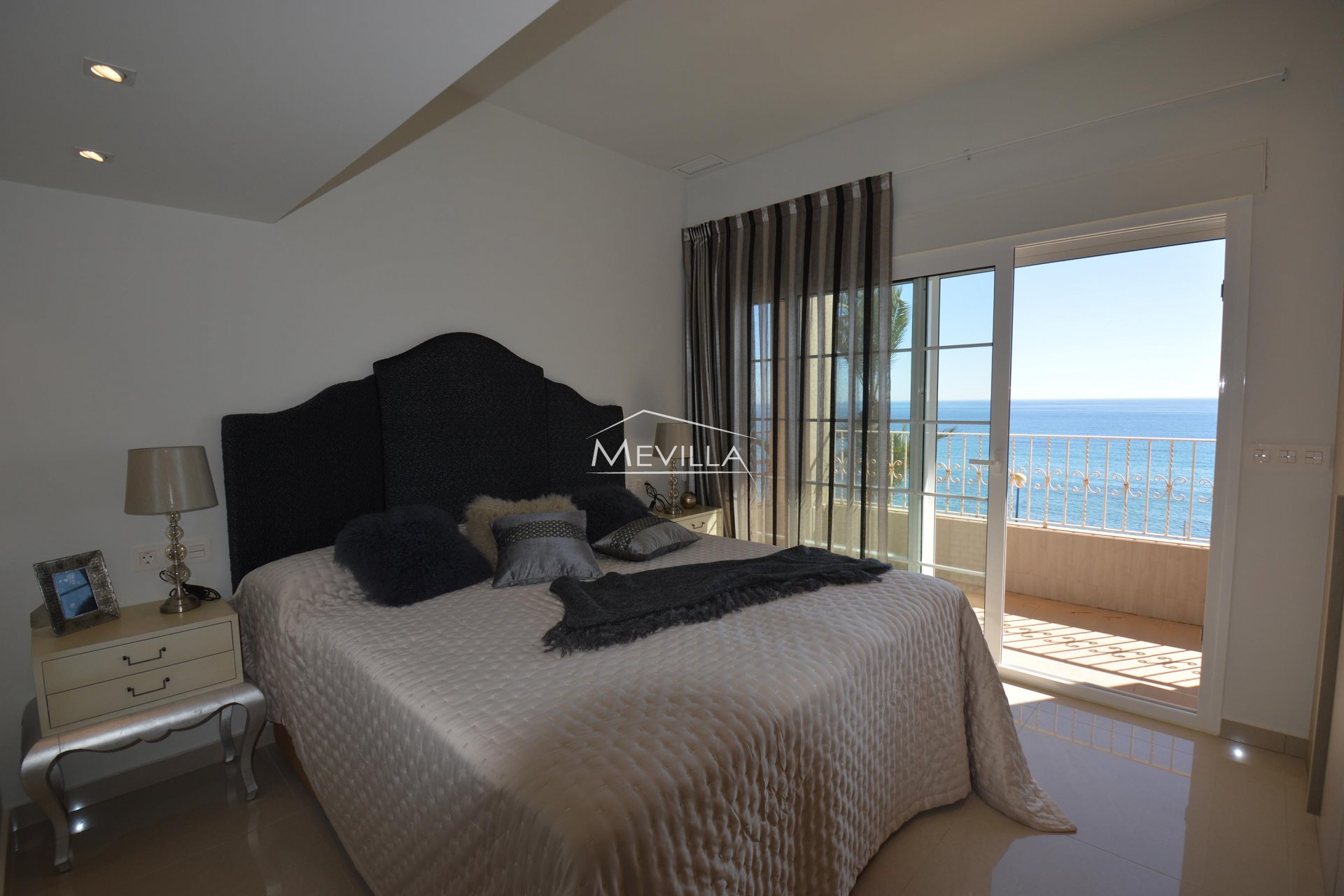 Wederverkoop - Villa - Orihuela Costa - Punta Prima