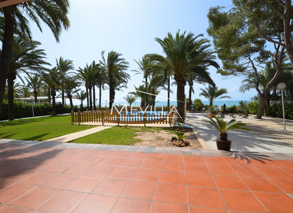 Wederverkoop - Villa - Orihuela Costa - Punta Prima