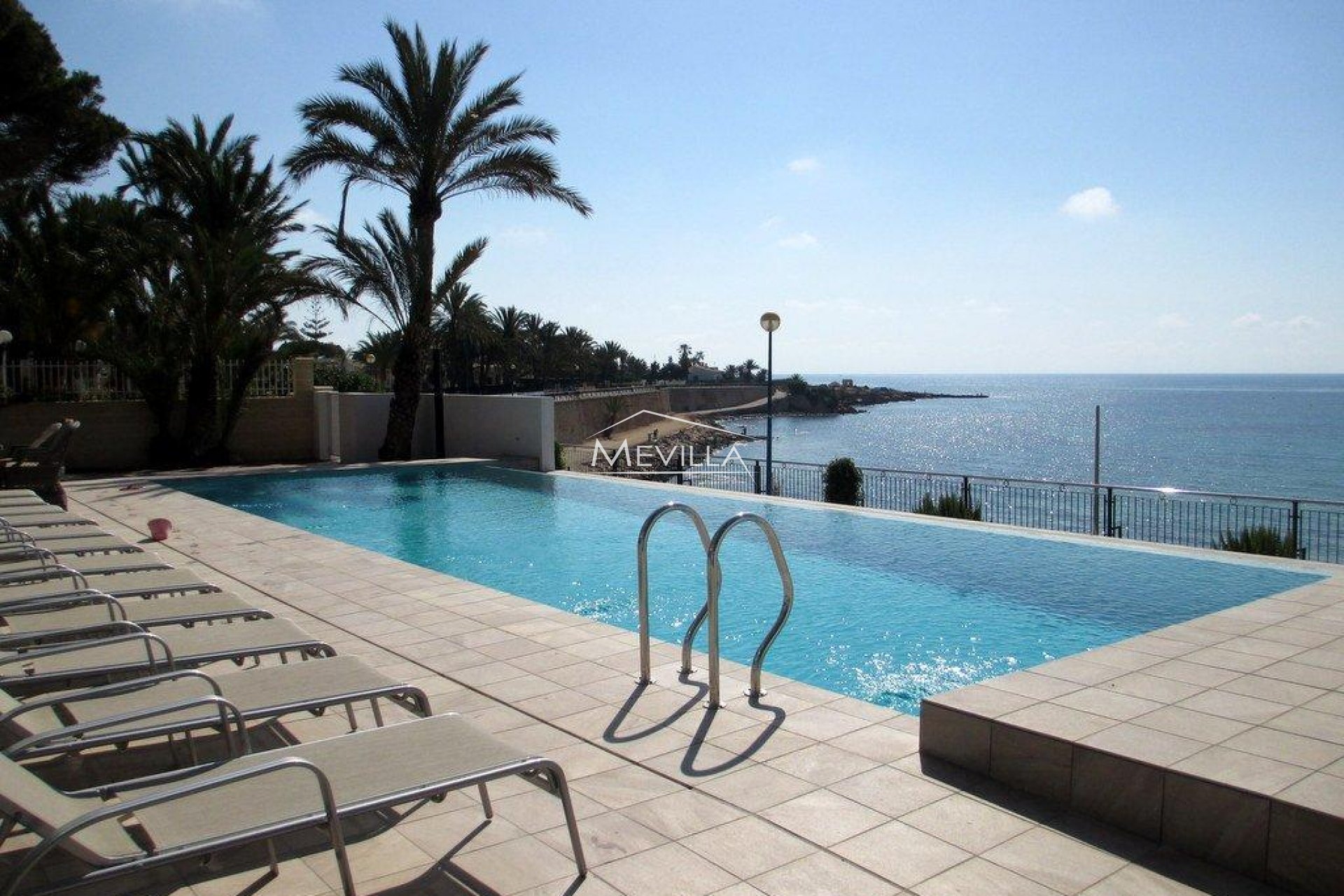 Wederverkoop - Villa - Orihuela Costa - Punta Prima