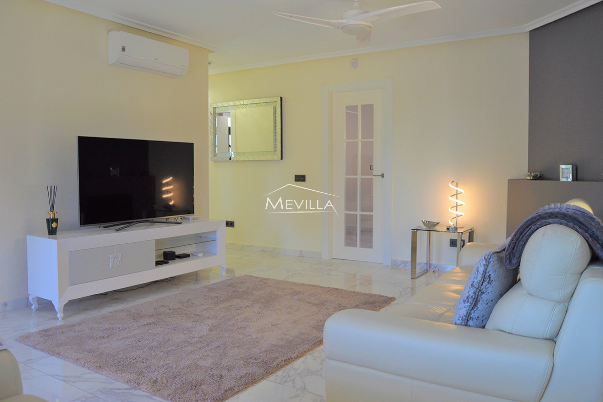 Wederverkoop - Villa - Orihuela Costa - Villamartin