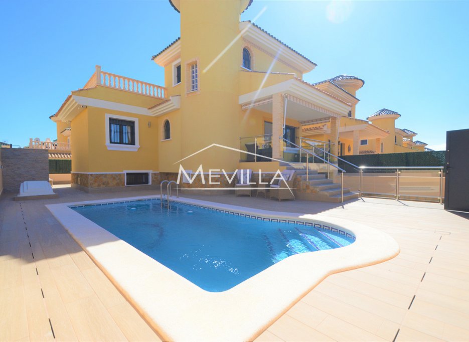 Wederverkoop - Villa - Orihuela Costa - Villamartin