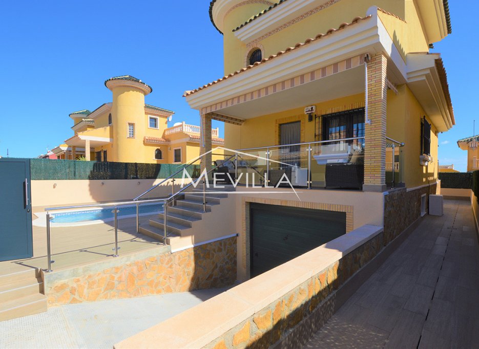 Wederverkoop - Villa - Orihuela Costa - Villamartin