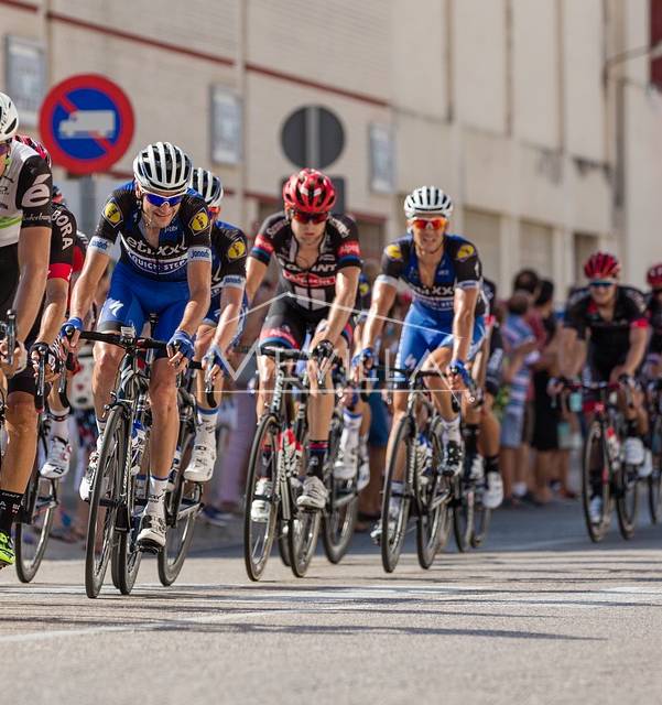 Reserve our properties in Torrevieja to enjoy events like the cycling tour in Torrevieja