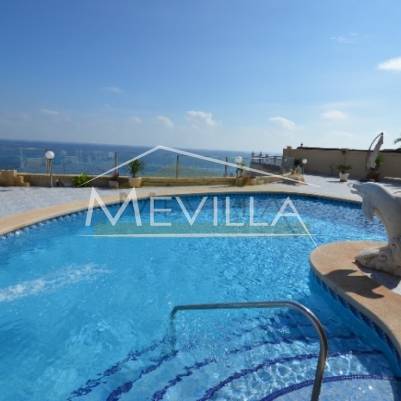 En nuestras villas en venta en Cabo Roig descubrirás un balcón de ensueño al Mediterráneo