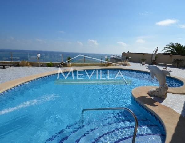 I våre villaer til salgs i Cabo Roig vil du oppdage en drøm balkong til Middelhavet