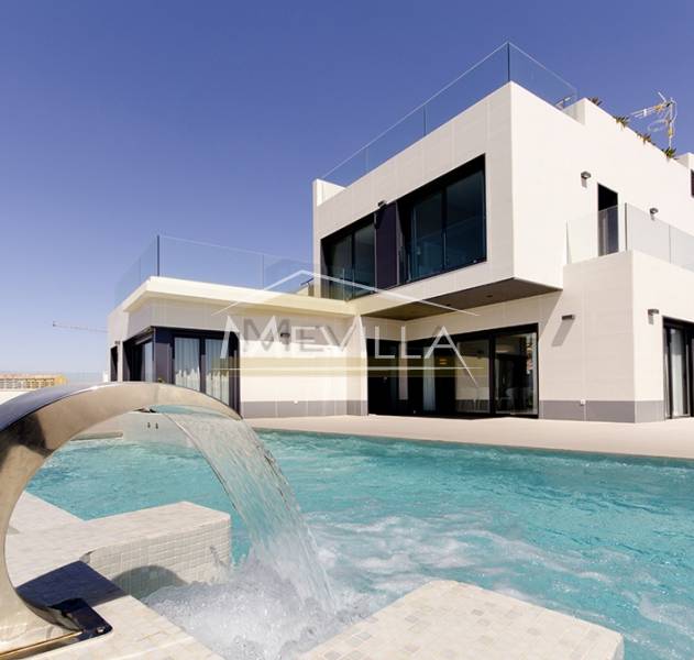 Wake up every morning with the spectacular views from our villas for sale in Orihuela Costa