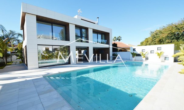 LUXURY VILLA IN CAMPOAMOR FOR SALE