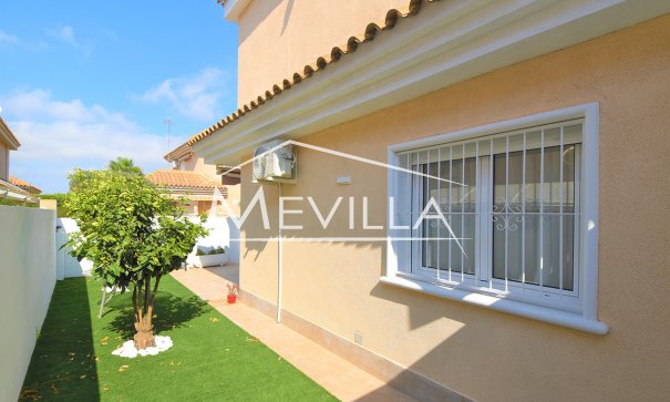 Reventas - Chalet / Villa - Torrevieja - Los Altos