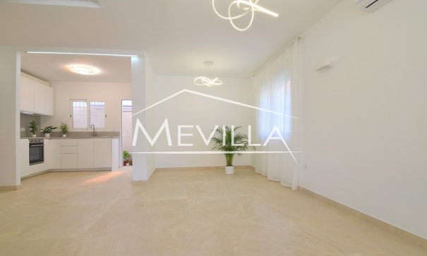 Reventas - Chalet / Villa - Torrevieja - Los Altos