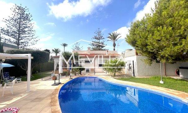 Salg (Resales) - Villa - Orihuela Costa - La Zenia