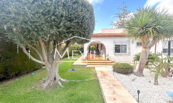 Reventas - Chalet / Villa - Orihuela Costa - La Zenia