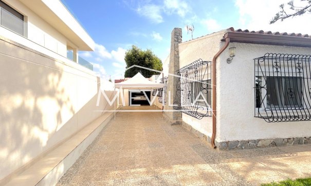 Reventas - Chalet / Villa - Orihuela Costa - La Zenia