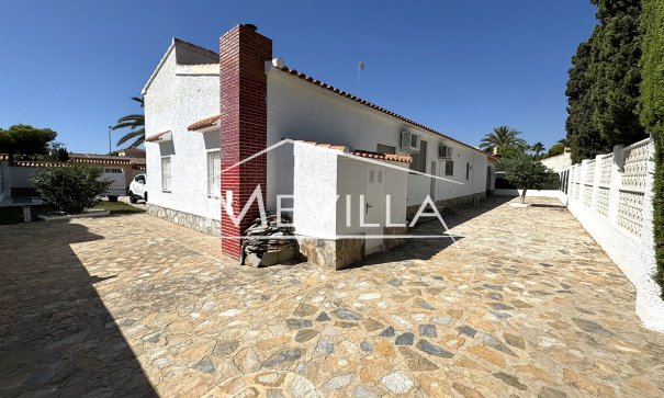 Resales - Villa - Orihuela Costa - La Zenia