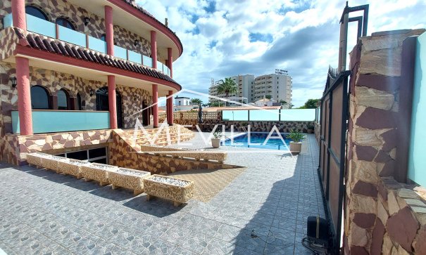 Reventas - Chalet / Villa - Orihuela Costa - La Zenia