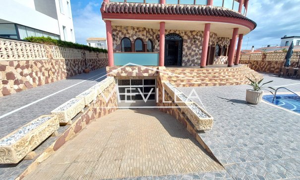 Resales - Villa - Orihuela Costa - La Zenia