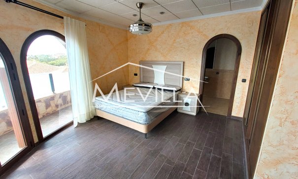 Salg (Resales) - Villa - Orihuela Costa - La Zenia