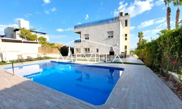 Reventas - Chalet / Villa - Torrevieja - Los Balcones