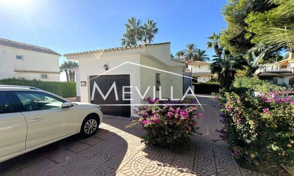 Reventas - Chalet / Villa - Orihuela Costa - La Zenia