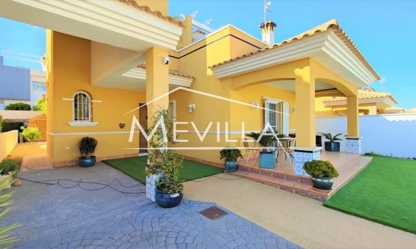 Verkäufe - Villa - Orihuela Costa - La Zenia