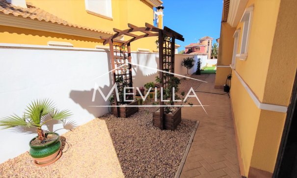 Salg (Resales) - Villa - Orihuela Costa - La Zenia