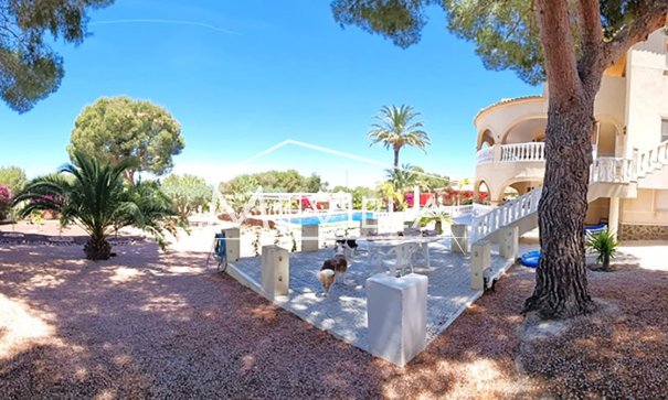 Reventas - Chalet / Villa - San Miguel de Salinas