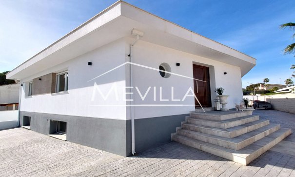 Reventas - Chalet / Villa - Orihuela Costa - Campoamor