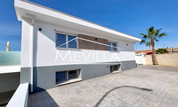 Reventas - Chalet / Villa - Orihuela Costa - Campoamor