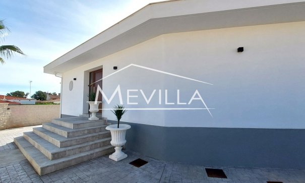 Reventas - Chalet / Villa - Orihuela Costa - Campoamor