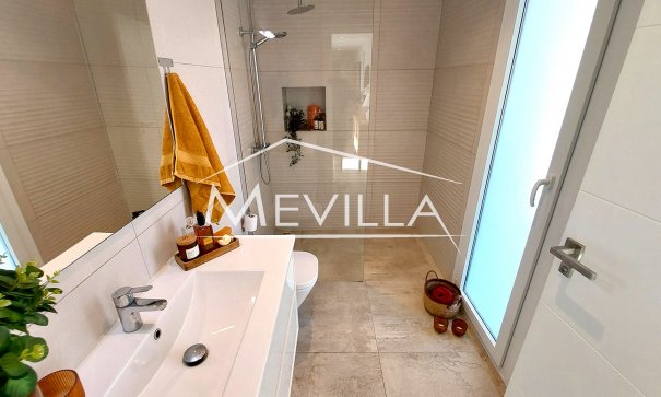 Reventas - Chalet / Villa - Orihuela Costa - Campoamor