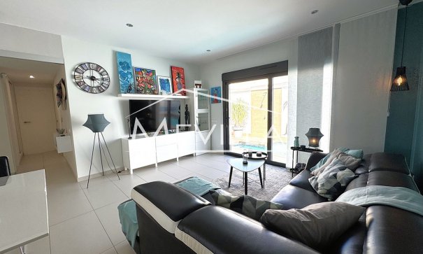 Salg (Resales) - Villa - Orihuela Costa - Lomas de Cabo Roig