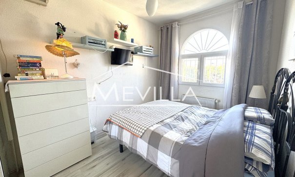 Reventas - Chalet / Villa - Orihuela Costa - La Zenia