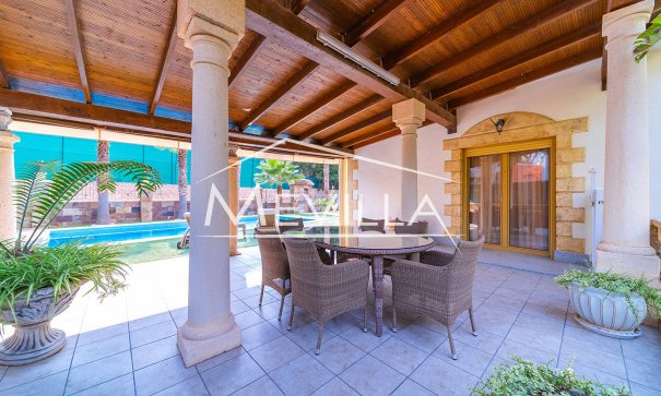 Salg (Resales) - Villa - Orihuela Costa - Campoamor
