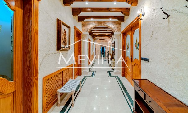 Salg (Resales) - Villa - Orihuela Costa - Campoamor