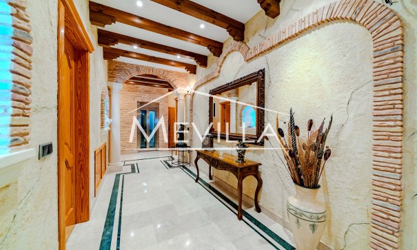 Salg (Resales) - Villa - Orihuela Costa - Campoamor