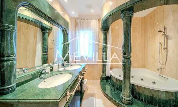 Salg (Resales) - Villa - Orihuela Costa - Campoamor