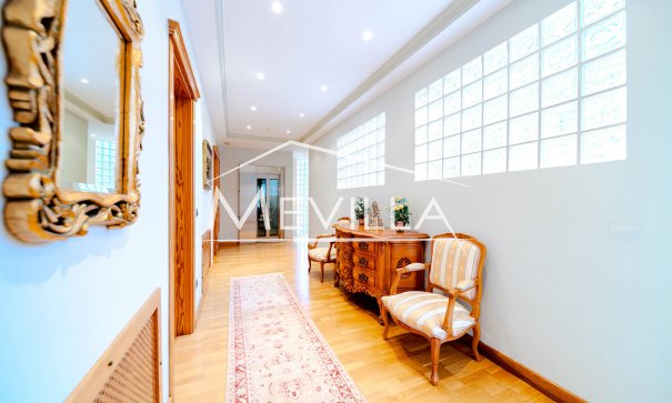 Salg (Resales) - Villa - Orihuela Costa - Campoamor