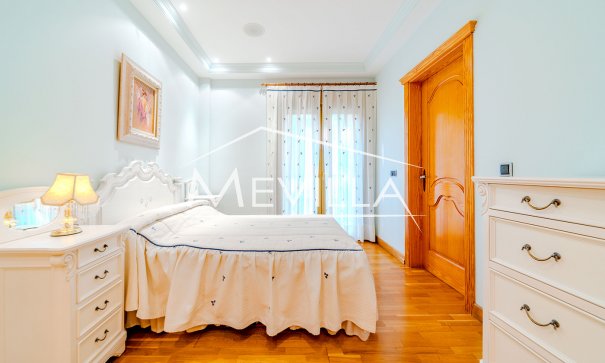 Salg (Resales) - Villa - Orihuela Costa - Campoamor