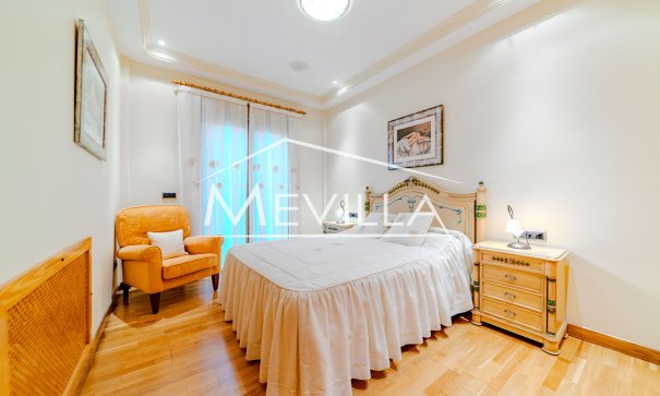 Salg (Resales) - Villa - Orihuela Costa - Campoamor