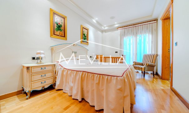 Salg (Resales) - Villa - Orihuela Costa - Campoamor