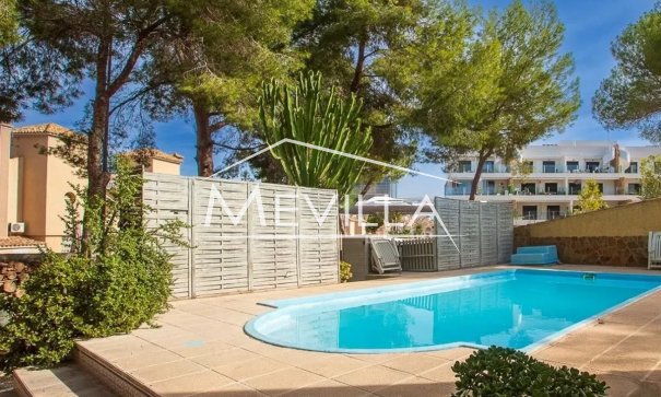 Reventas - Chalet / Villa - Orihuela Costa - Villamartin