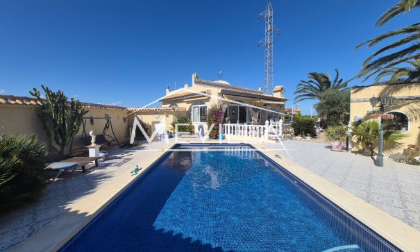 Wederverkoop - Villa - Orihuela Costa - Villamartin