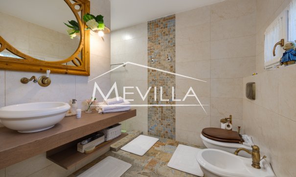 Frontlinjen - Villa - Orihuela Costa - Cabo Roig