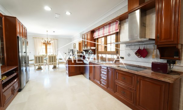 Salg (Resales) - Villa - Orihuela Costa - Campoamor